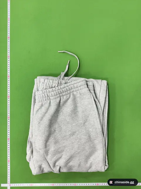 THE Small Print Joggers