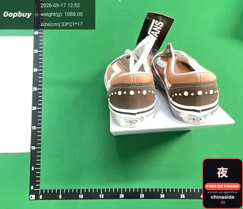 Vans Classic Slip-On Sneakers