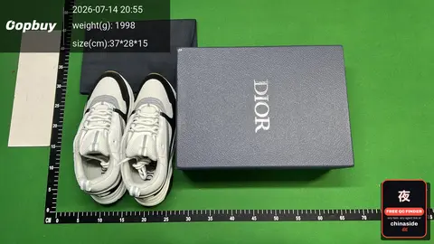 Balenciaga B22 Sneakers