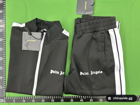 Color Matching Sports Suit