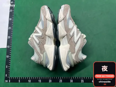 New Balance 9060 Sneakers