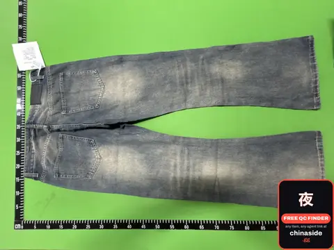 Distressed Washed Jeans