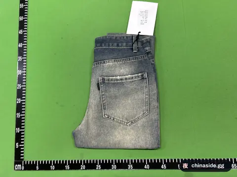 Distressed Washed Jeans