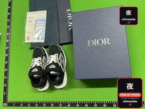 B22 B30 Sneakers