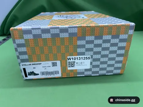 Stellar Sneaker