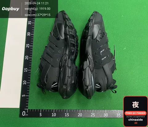 Black Sneakers