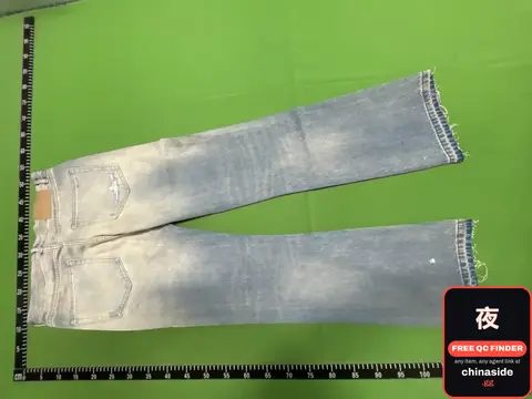 Erden Flared Destroyed Jeans
