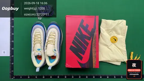Retro Corduroy Air-Cushioned Sneakers