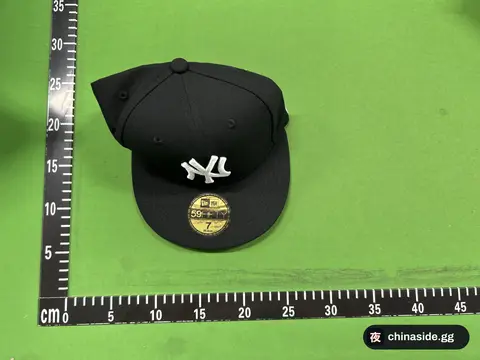Stylish Flat-Brim Baseball Cap