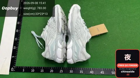 Asics Sneakers