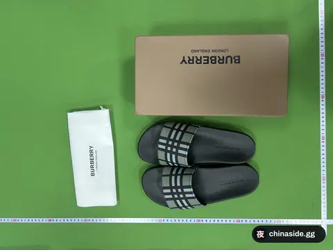 Plaid Letter-Print Outdoor Slippers