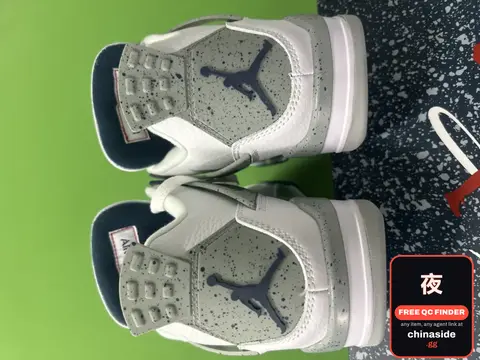 Jordan 3 Retro Sneakers