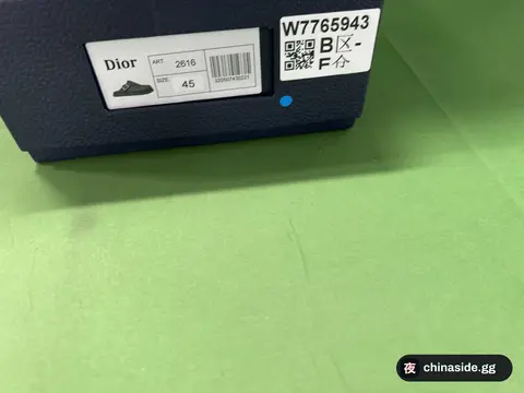 TT 2 Round-Toe Flat Slippers