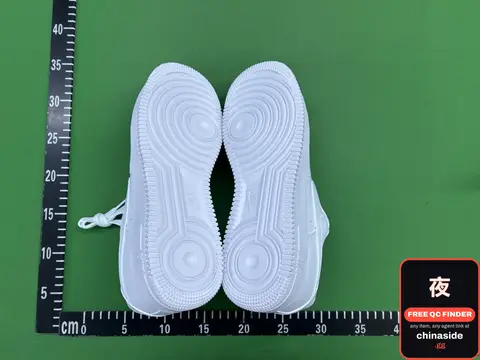 DC Sneakers