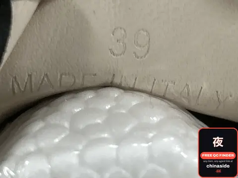 Sneaker