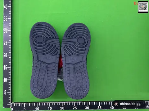 Nike Black Sneakers
