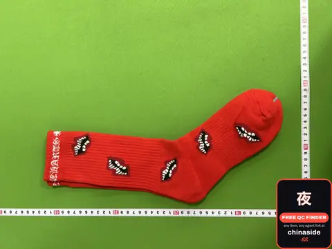 Graffiti Red Lips Sports Socks