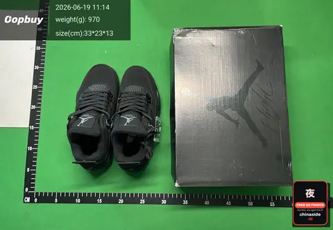 Classic Mid-Top Basketball Shoes