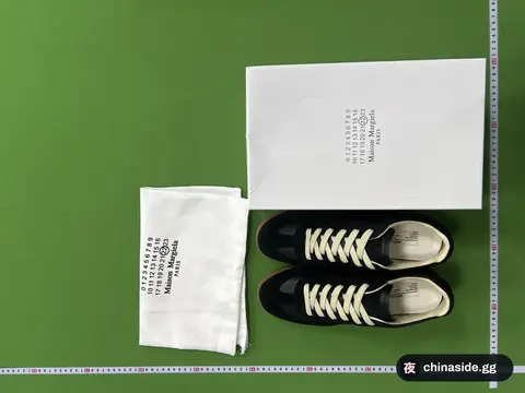 Black Sneakers