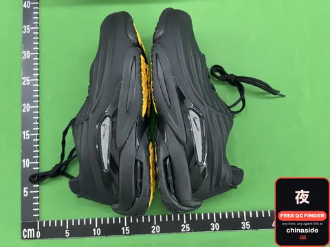 Black Sneakers