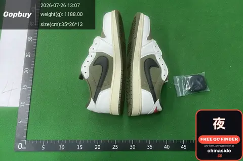 Nike Air Jordan 1 Low Sneakers