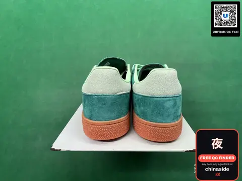 Low-top Sneakers