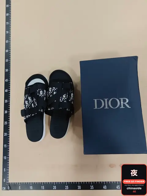Electric Embroidery Fashion Slippers