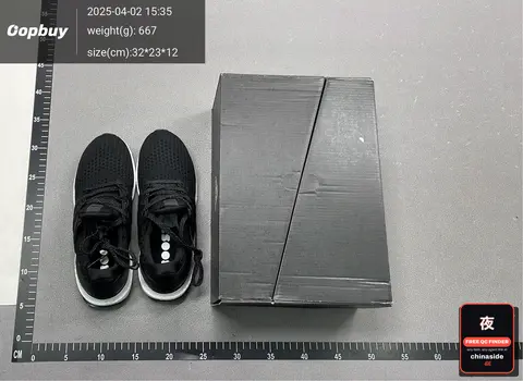 Yeezy Boost 4.0 Low-Top Casual Sneakers