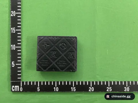 Lv wallet (better qaulity)