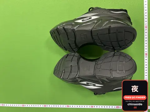 B22 Casual Sneakers