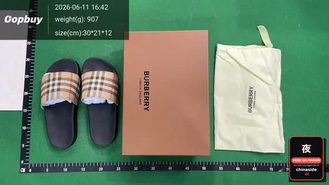 Burberry Vintage Check Slides