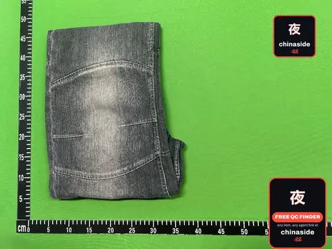 BL Low-Rise Pleated Jeans