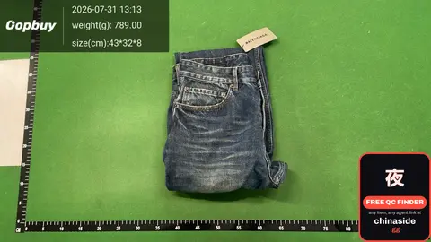 Micro Flared Loose-Fit Jeans