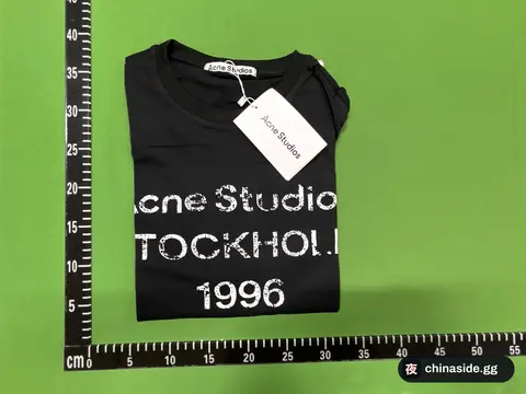 Vintage Round Neck Long Sleeve Tee