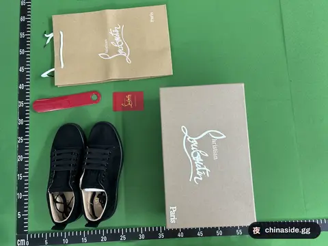 Rivets Casual Shoes