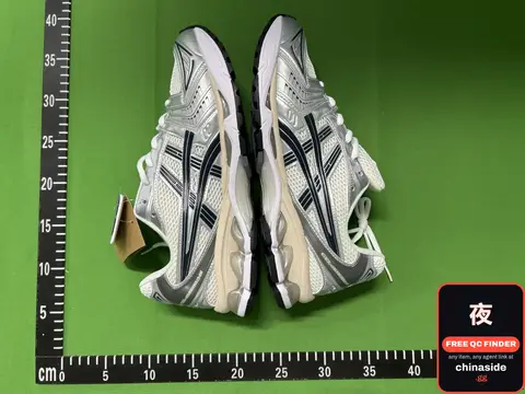 Asics Sneakers