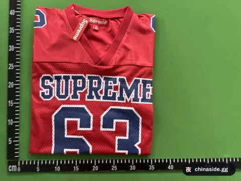 V-Grid Letter Short Sleeve Tee