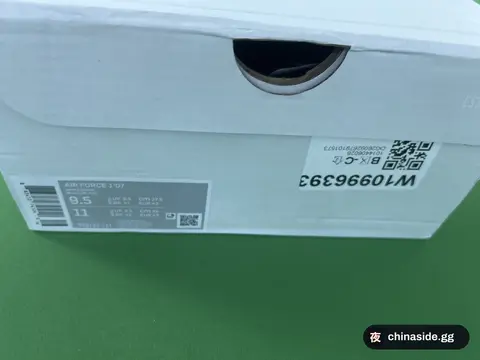 Unisex Low-Top Sneakers