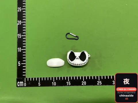 Glow In Dark Skull AirPods Case