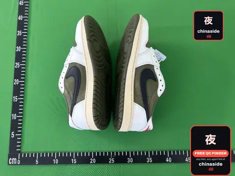 Nike Low-Top Sneakers