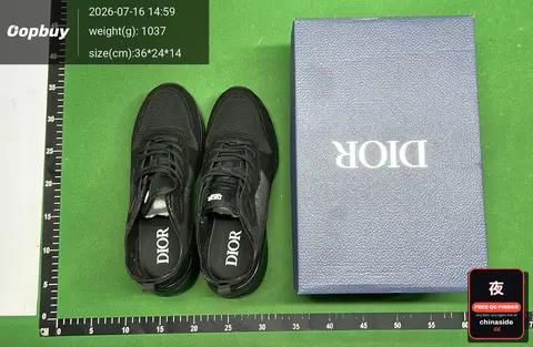 B25 Dad Shoes Low-Top Sneakers