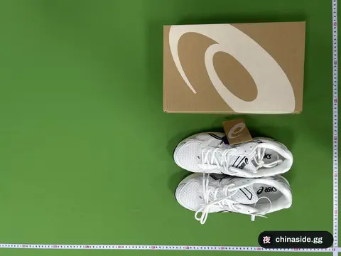 Low-Top Retro Casual Sneakers