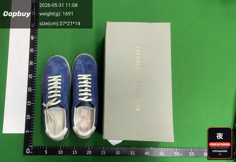 Solid Color Casual Flat-Soled Sneakers