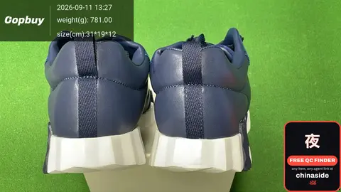 Adidas Sneakers