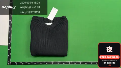Ma's Four Corner Style Knit Sweater